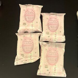Pink Girly Bow themed Creamy Coconut Hand Wipes 20 pcs)